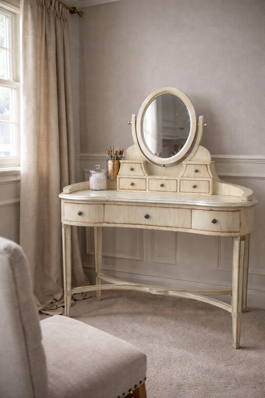 رنگ‌کاری و تغییر رنگ مبلمان و سرویس خواب